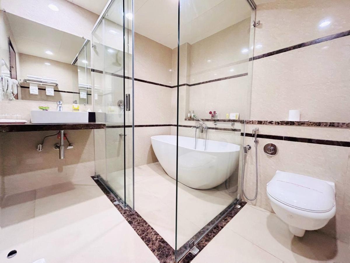 Boulevard 9 Luxury Resort & Spa Nadiad Luaran gambar