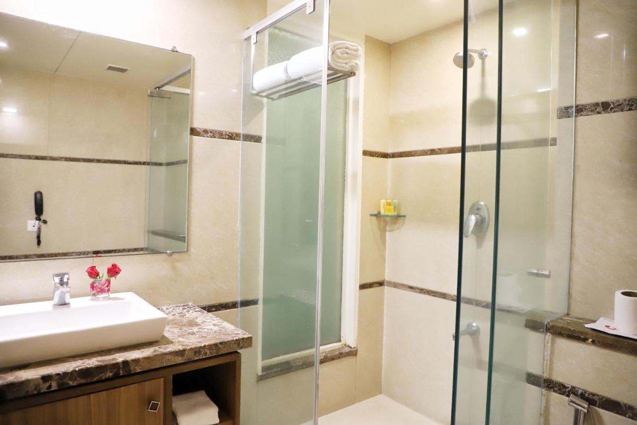 Boulevard 9 Luxury Resort & Spa Nadiad Luaran gambar