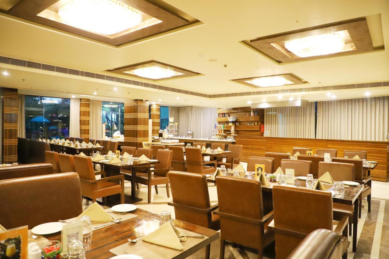 Boulevard 9 Luxury Resort & Spa Nadiad Luaran gambar