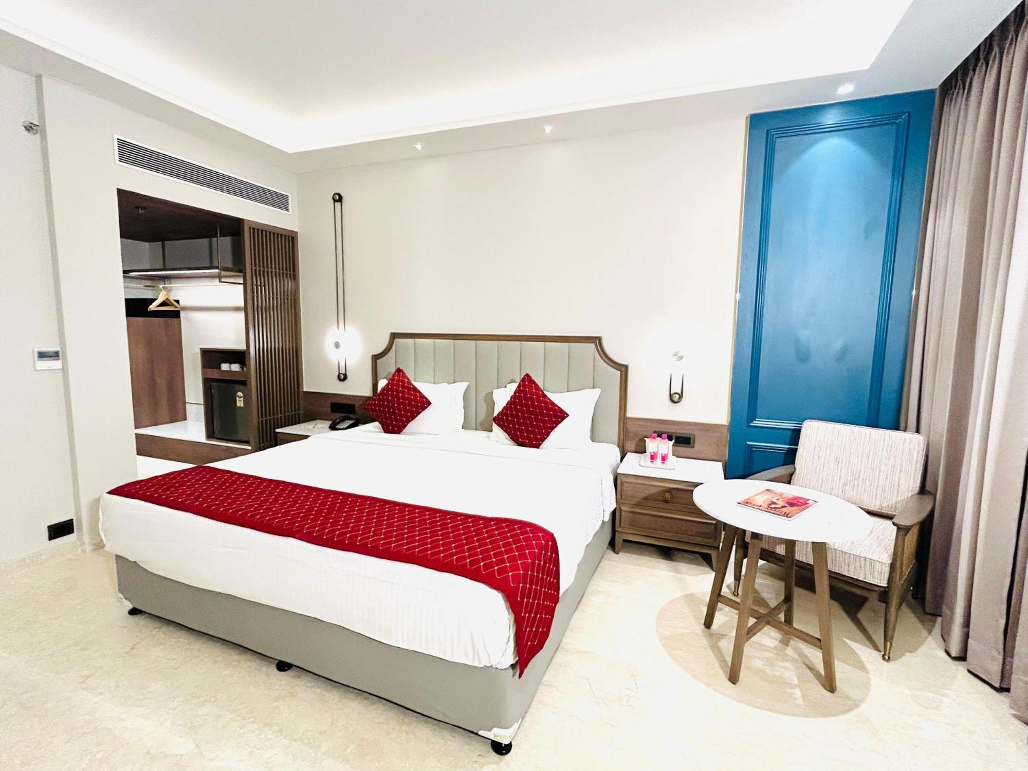 Boulevard 9 Luxury Resort & Spa Nadiad Luaran gambar